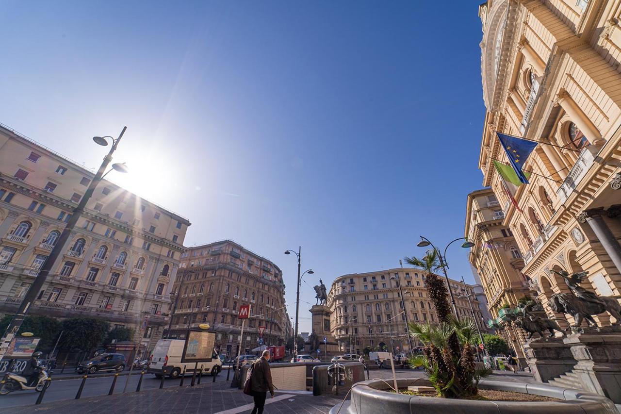 Отель Le 4 Stagioni Napoli Centro Экстерьер фото